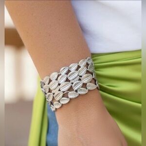 Elegant Stretchy Bracelet- Silver Leaf or Galvanized